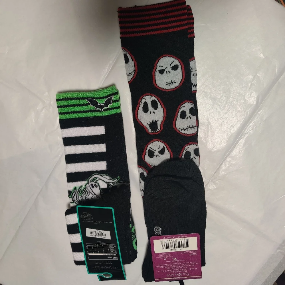 🆕 Nightmare before Christmas 2 pairs of knee high socks w Double Sided gift bag
